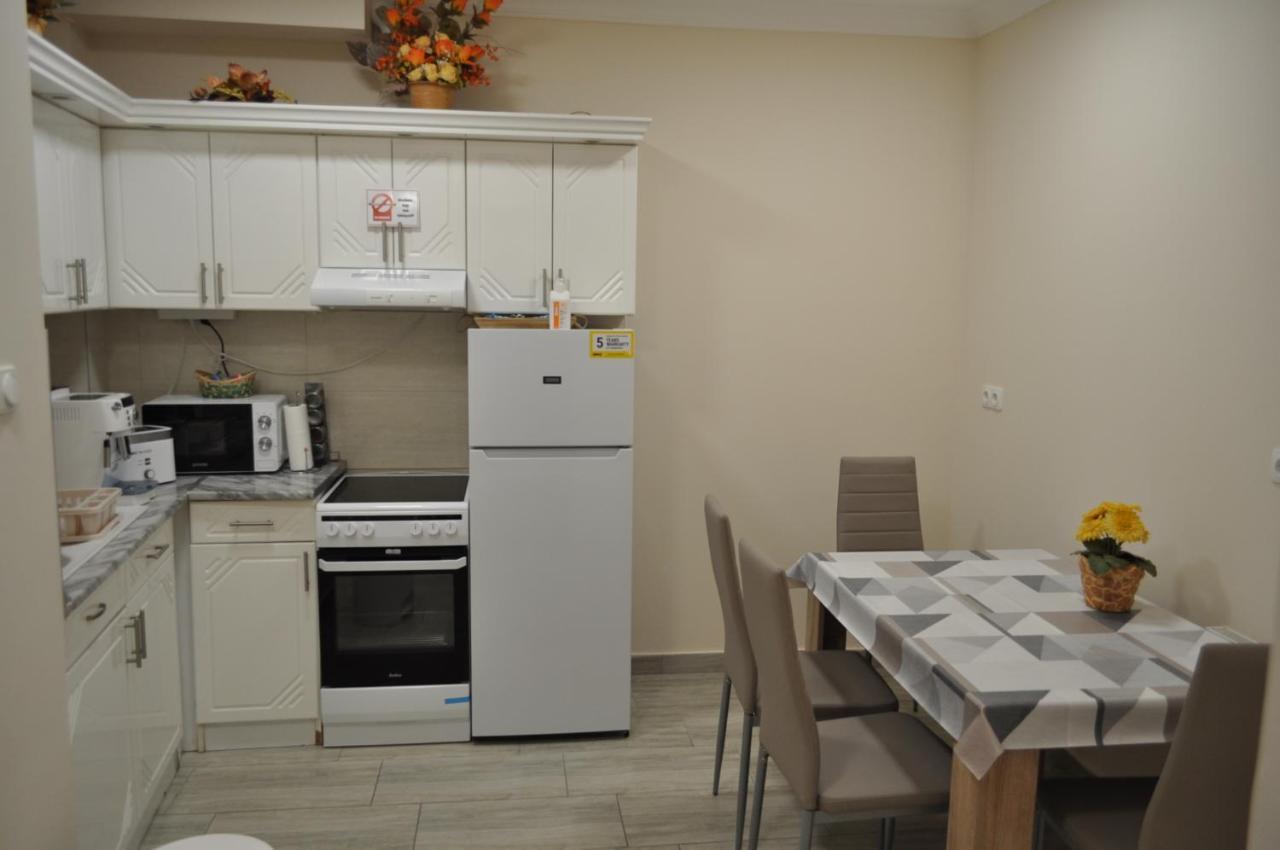 Relax Beach Apartman ไฮจ์ดุสโซบอสโล ภายนอก รูปภาพ