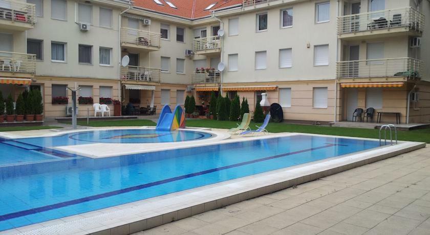 Relax Beach Apartman ไฮจ์ดุสโซบอสโล ภายนอก รูปภาพ