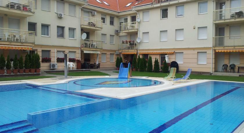Relax Beach Apartman ไฮจ์ดุสโซบอสโล ภายนอก รูปภาพ