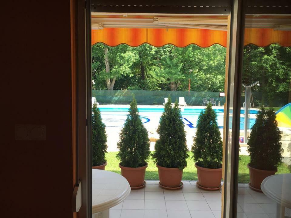 Relax Beach Apartman ไฮจ์ดุสโซบอสโล ภายนอก รูปภาพ