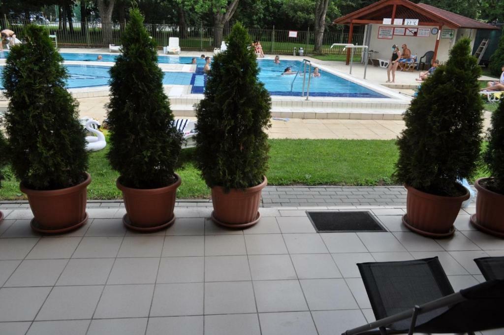 Relax Beach Apartman ไฮจ์ดุสโซบอสโล ภายนอก รูปภาพ
